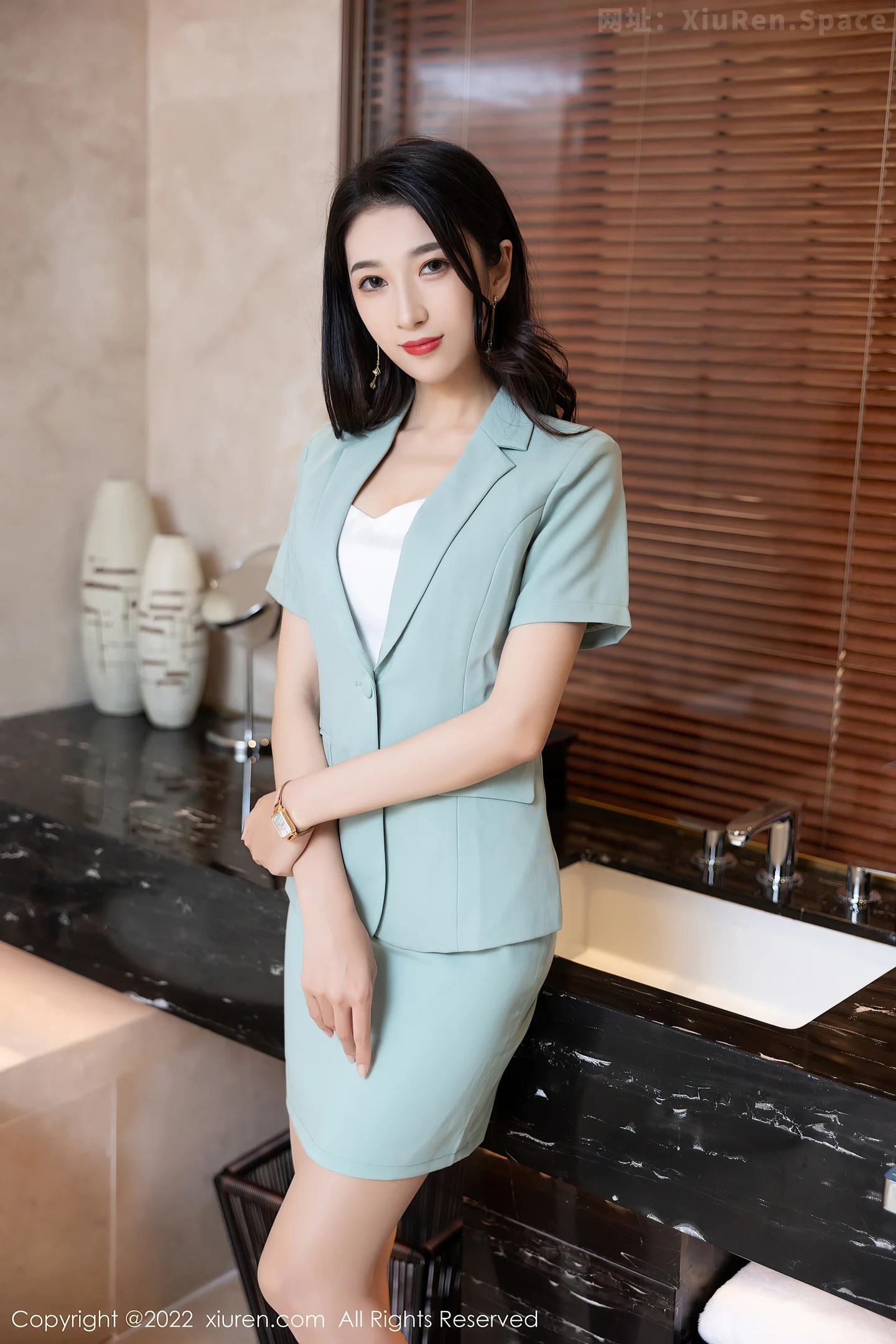 图片[3]-[XiuRen秀人网] VOL.5403 模特林乐一私房脱性感蓝灰色套装露黑色内衣原色丝袜诱惑写真66P-秀人网官方网站